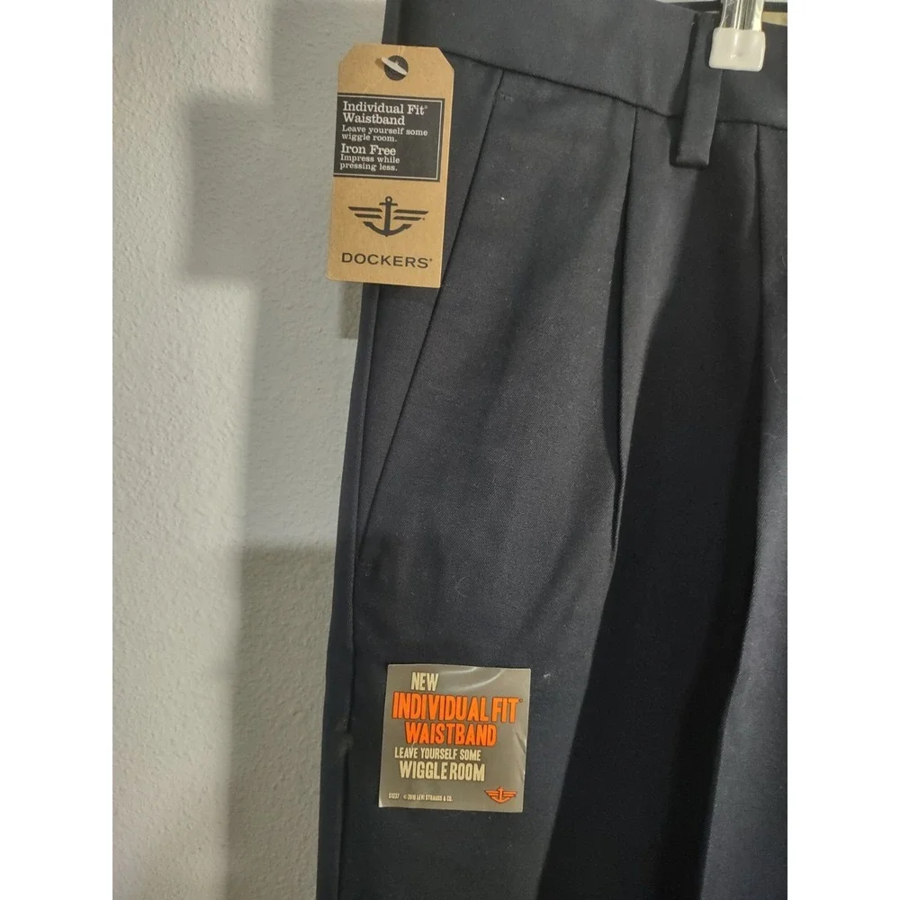 Dockers D3 Classic Fit Pleated Dress Pants Men's 42x30 Navy Blue NWT